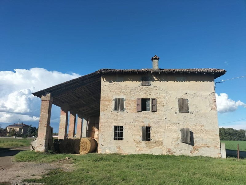 Rustico in Vendita a Fidenza, 650'000€, 450 m²