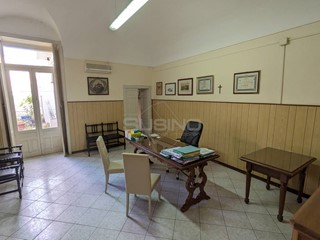 Ufficio in Affitto a Floridia, 400&euro;, 120 m²