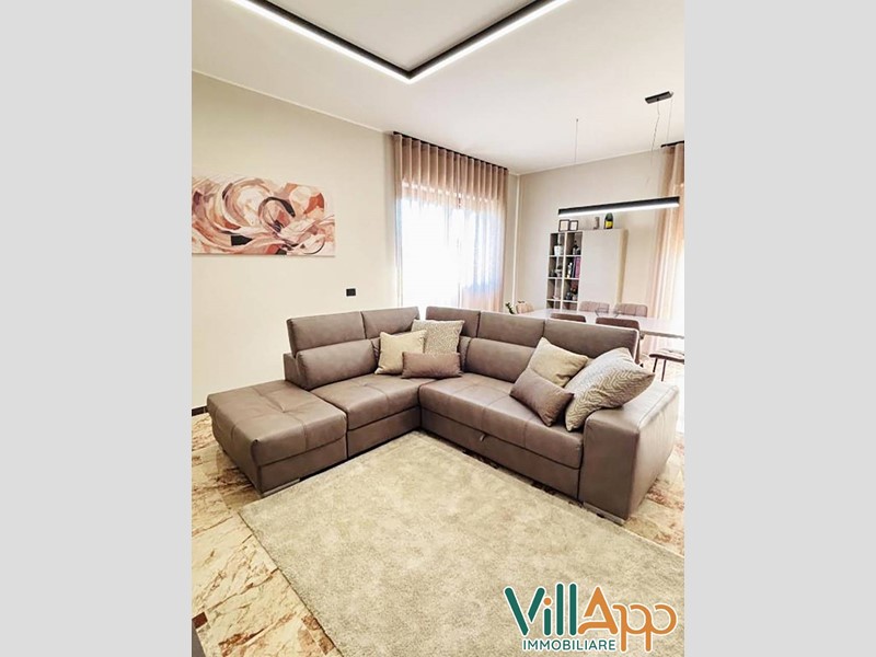 Appartamento in Affitto a Fondi, 600€, 100 m²