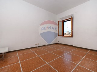 Appartamento in Vendita a Livorno, 119'000€, 90 m²