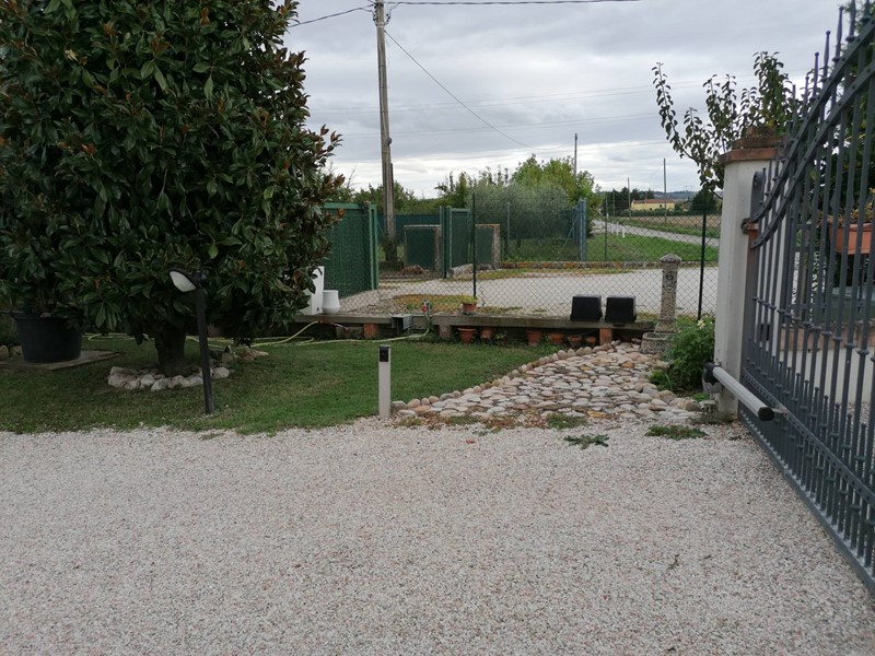 Casa Indipendente in Vendita a Fano, 279'000&euro;, 280 m², con Box