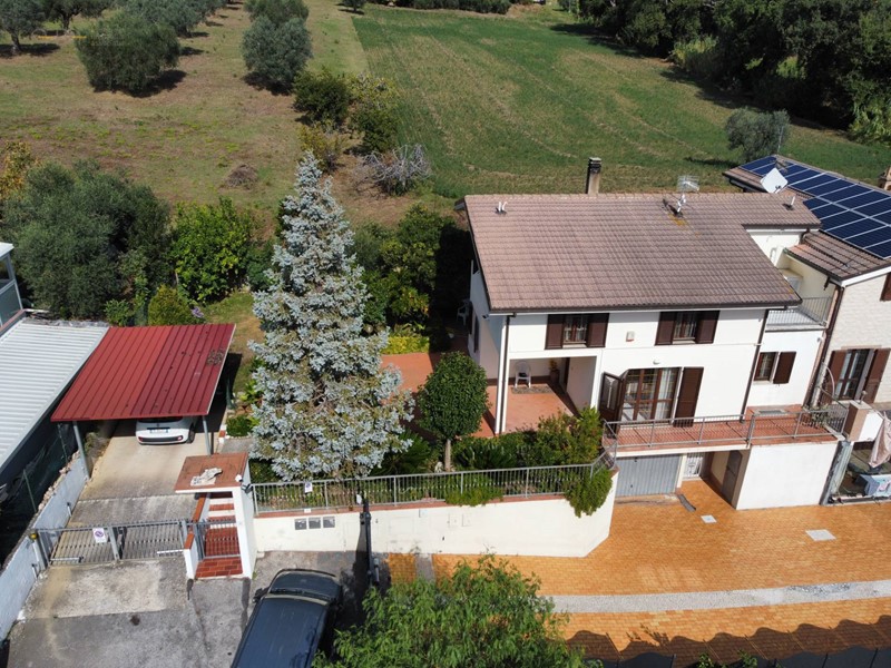 Villetta a schiera in Vendita a Grottammare, 425'000€, 290 m²