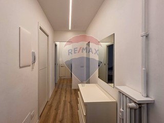 Bilocale in Vendita a Milano, 288'000€, 65 m²