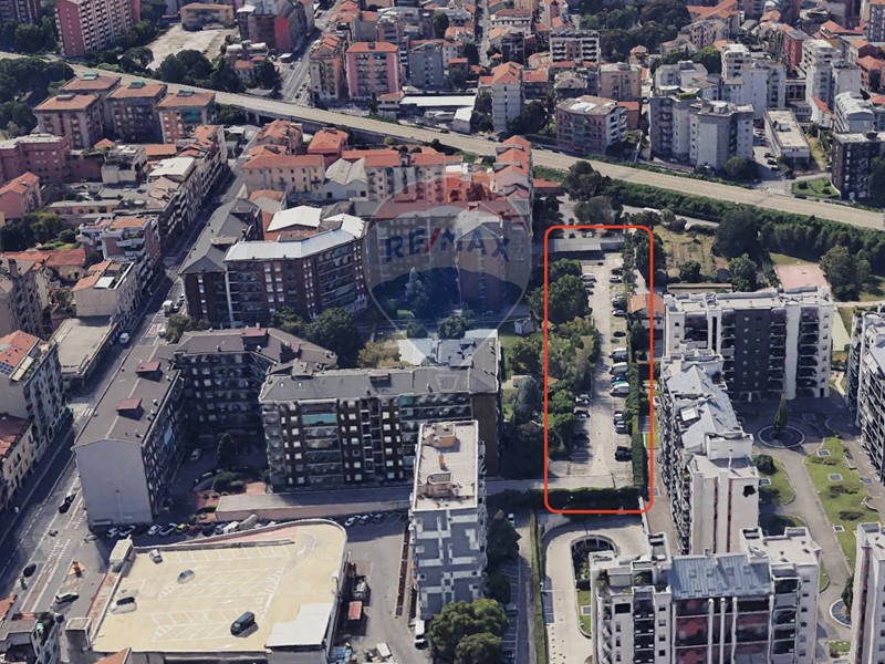 Box in Vendita a Milano, 10'000€, 10 m²