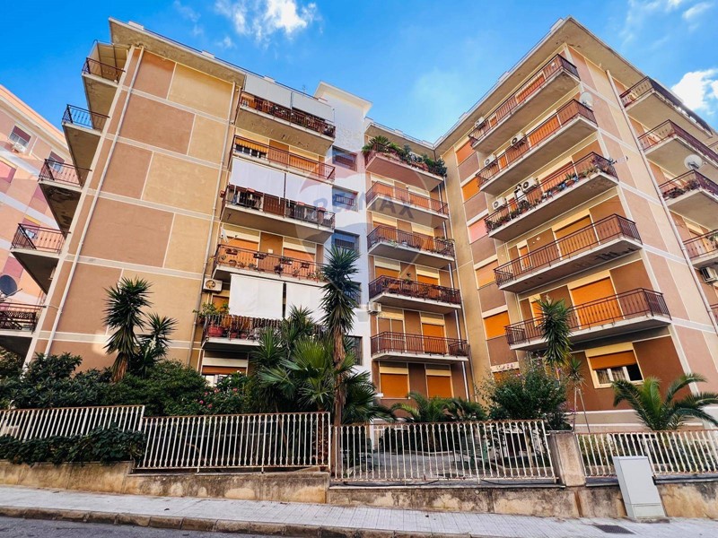 Appartamento in Vendita a Messina, 179'000€, 138 m²
