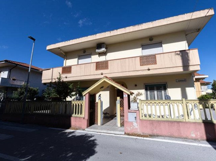 Casa Indipendente in Vendita a Montesilvano, 298'000€, 300 m²
