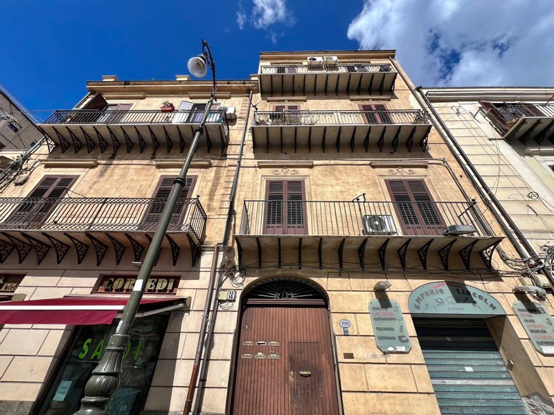 Appartamento in Vendita a Palermo, 278'000€, 162 m²