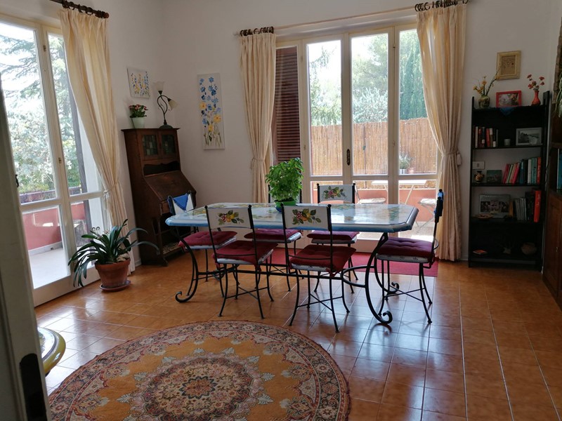 Villa in Vendita a Colli al Metauro, 260'000&euro;, 260 m²