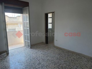 Quadrilocale in Vendita a Pulsano, 48'000€, 90 m²