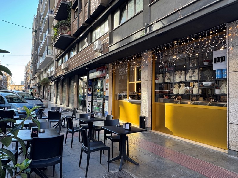 Negozio in Vendita a Bari, 650'000€, 145 m²