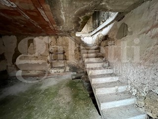 Casa Indipendente in Vendita a Falconara Albanese, 19'000€, 100 m²