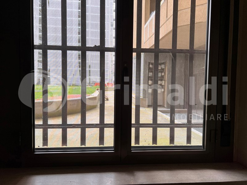 Negozio in Vendita a Pieve Emanuele, 63'000€, 43 m²