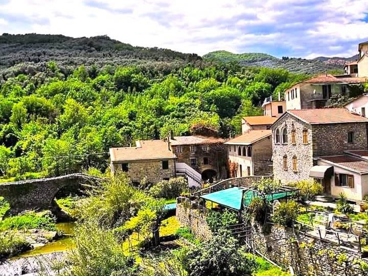 Quadrilocale in Vendita a Imperia, 45'000€, 134 m²