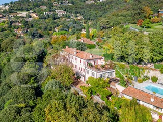 Villa in Vendita a Brescia, 3'000'000€, 1095 m²