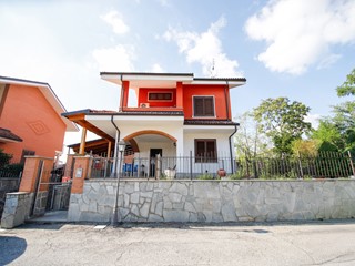 Villa in Vendita a Volvera, 299'000€, 195 m²