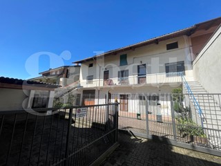 Casa Indipendente in Vendita a Orio Canavese, 50'000€, 140 m²