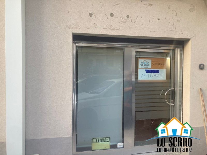Negozio in Affitto a Alcamo, 350€, 15 m²
