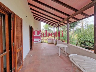 Villa in Vendita a Pisa, 640'000€, 330 m²