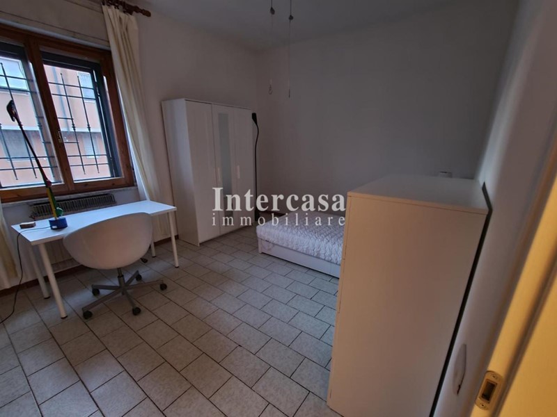 Appartamento in Affitto a Pisa, 300€, 14 m², arredato