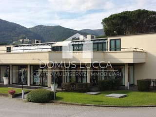 Appartamento in Affitto a Lucca, zona San Michele In Escheto, 1'200€, 100 m²