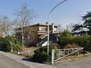 Negozio in Vendita a Bientina, 62'000€, 1005 m²