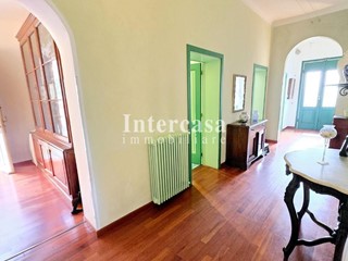 Villa bifamiliare in Vendita a Pisa, 585'000€, 180 m²