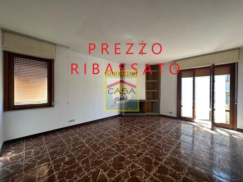 Appartamento in Vendita a Cascina, 160'000€, 120 m², con Box