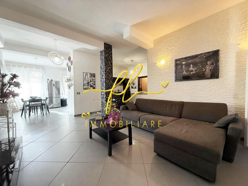 Appartamento in Vendita a Cecina, 220'000€, 117 m²