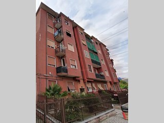 Trilocale in Vendita a Limbiate, 31'500€, 54 m²