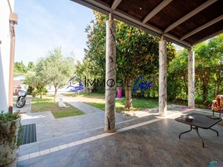 Villa in Vendita a Livorno, 610'000&euro;, 200 m²