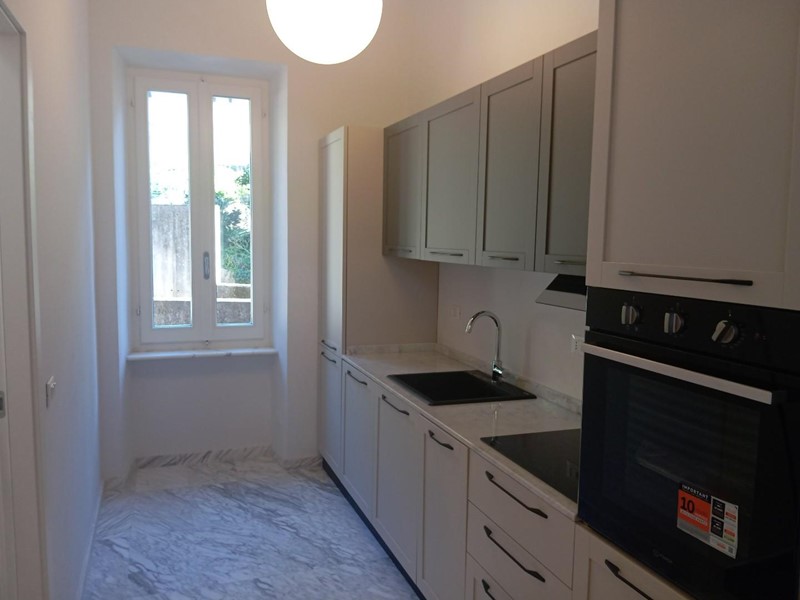 Trilocale in Affitto a Carrara, 800€, 65 m², arredato