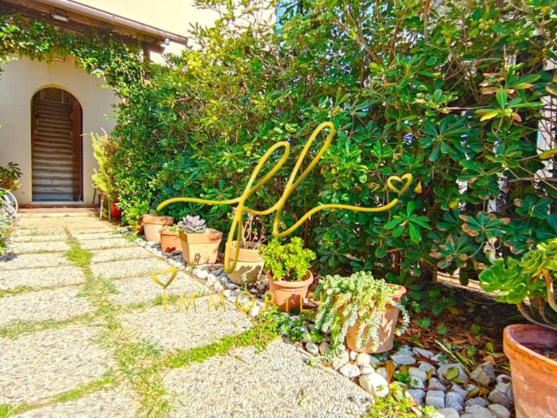 Casa Indipendente in Vendita a Piombino, 220'000&euro;, 130 m², arredato