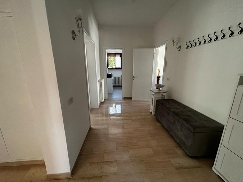 Trilocale in Affitto a Carrara, zona Marina di Carrara, 1'300€, 100 m², arredato