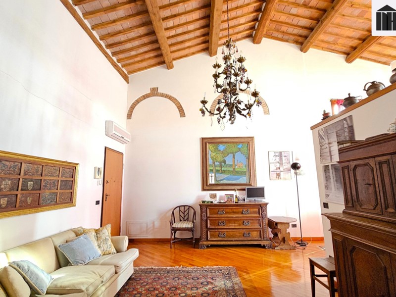 Attico in Vendita a Santa Croce sull'Arno, 180'000€, 116 m²