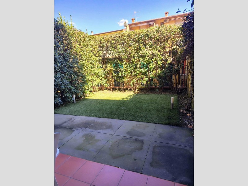 Trilocale in Vendita a Carrara, zona Marina di Carrara, 170'000€, 68 m², arredato