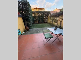 Trilocale in Vendita a Carrara, zona Marina di Carrara, 170'000€, 68 m², arredato