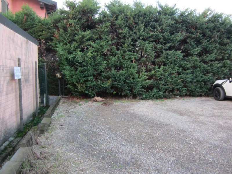 Box in Vendita a Linarolo, zona San Leonardo, 2'295€, 12 m²