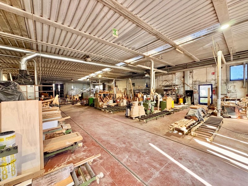 Capannone in Affitto a Casciana Terme Lari, 3'000€, 900 m²