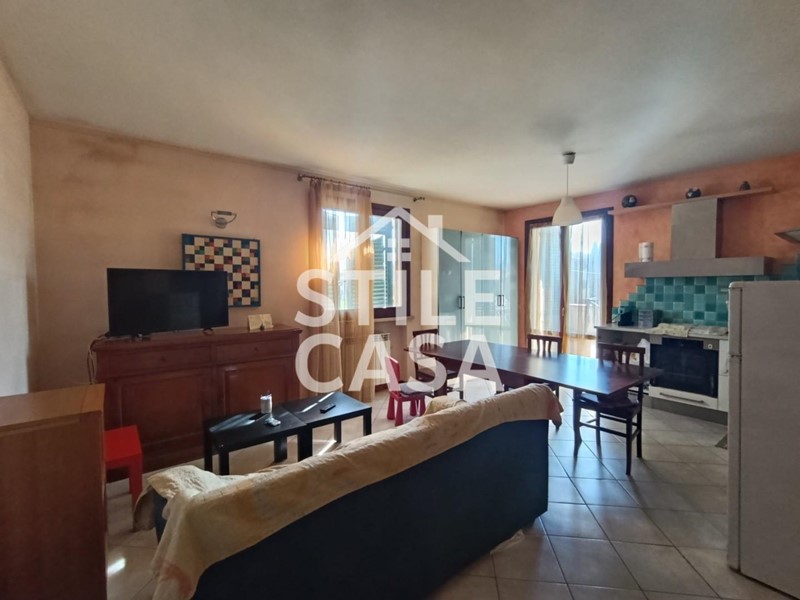 Trilocale in Vendita a Altopascio, 123'000€, 75 m², con Box