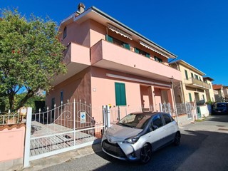 Villa bifamiliare in Vendita a Rosignano Marittimo, zona Caletta, 285'000€, 140 m²