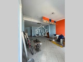 Immobile commerciale in Vendita a Altopascio, 110'000€, 110 m²