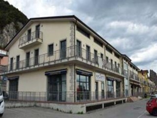 Immobile commerciale in Vendita a Montignoso, zona Renella, 393'925€, 764 m²
