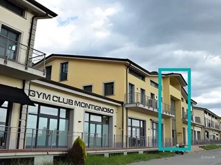 Ufficio in Vendita a Montignoso, zona Renella, 29'544€, 159 m²