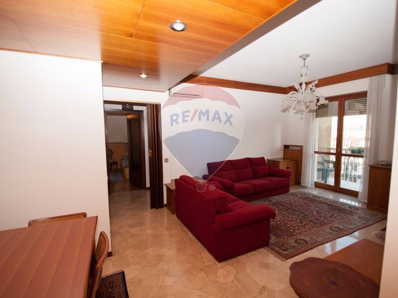 Stanza in Affitto a Milano, 400€, 100 m²