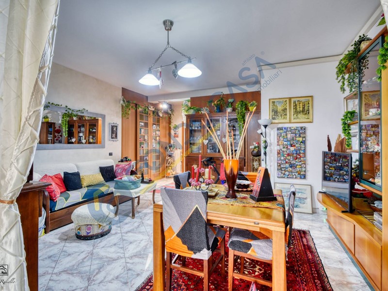 Trilocale in Vendita a Limbiate, 160'000&euro;, 107 m²