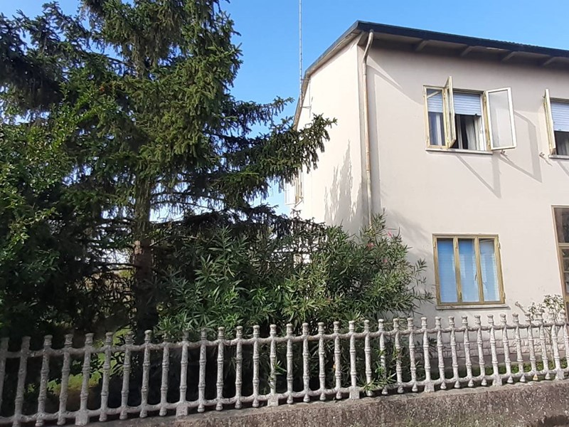 Casa Indipendente in Vendita a Vigarano Mainarda, 84'000€, 120 m²