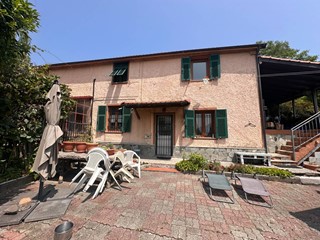 Casa Semi Indipendente in Vendita a Genova, 190'000€, 120 m²