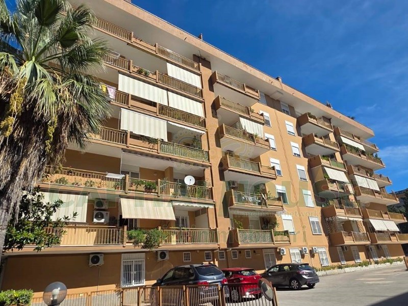 Quadrilocale in Vendita a Caserta, 225'000€, 120 m²