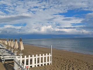 Immobile commerciale in Vendita a Terracina, 500 m²