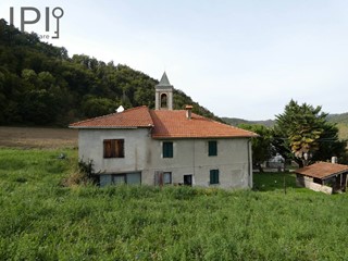 Casa Indipendente in Vendita a Piana Crixia, 50'000€, 222 m²
